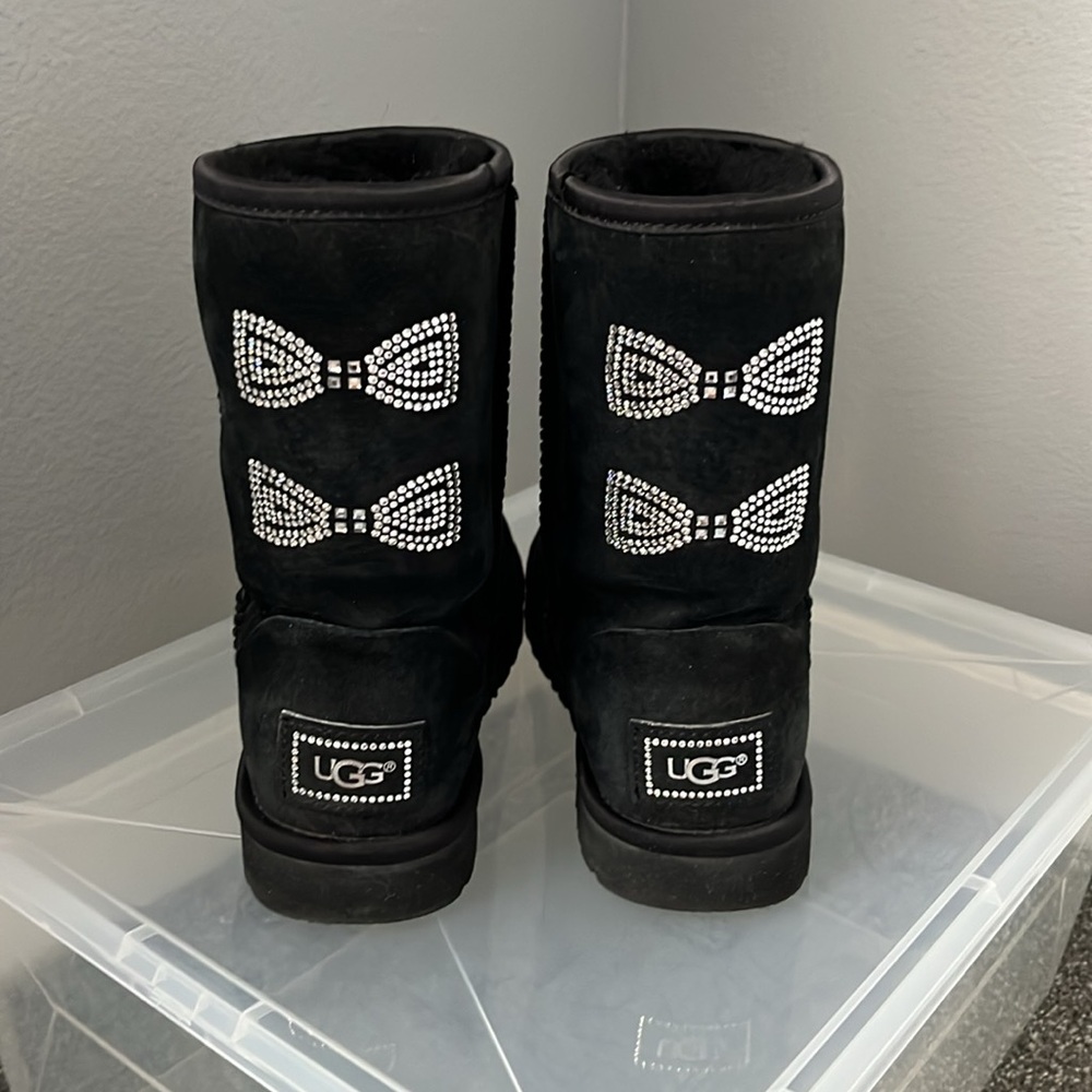 UGG Black Classic Short Swarovski Crystal Bow GUC 7